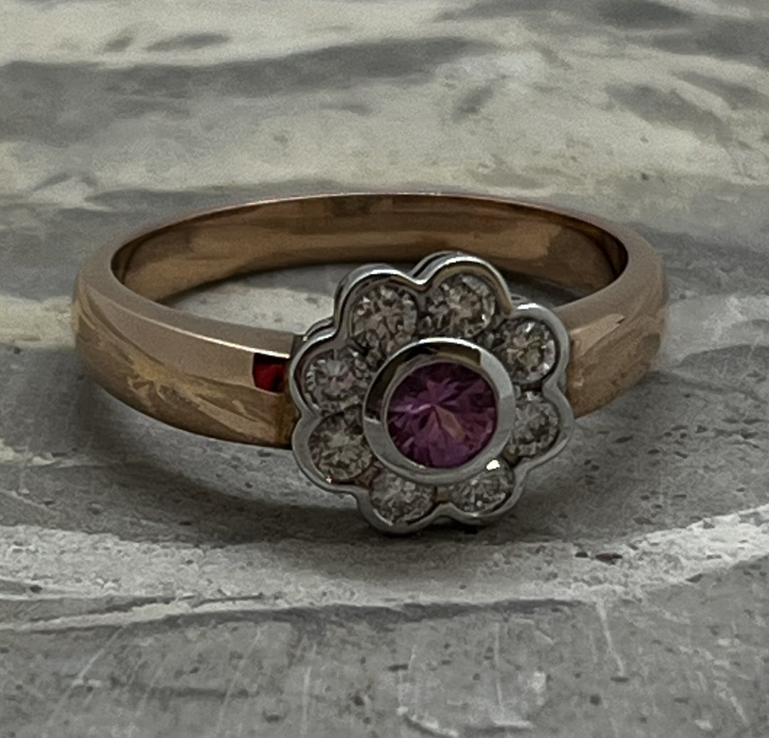 9CT ROSE GOLD DIAMOND CLUSTER RING 1X0.23CT ROUND PINK SAPPHIRE 8=0.32CT GH P1 Size N1/2