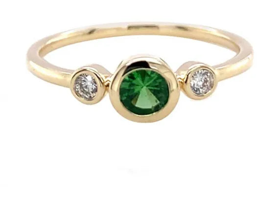 9CT YELLOW GOLD TSAVORITE AND DIAMOND RING TDW=0.06CT HI SI SIZE P